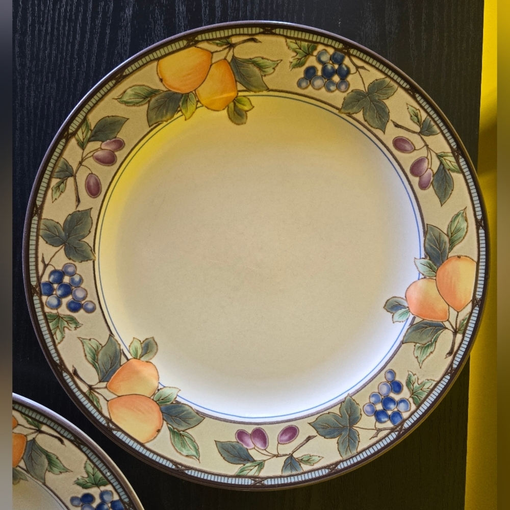 Vintage Mikasa Garden Harvest Intaglio Set of 4 Dinner Plates Sz 11" READ - Picture 5 of 14